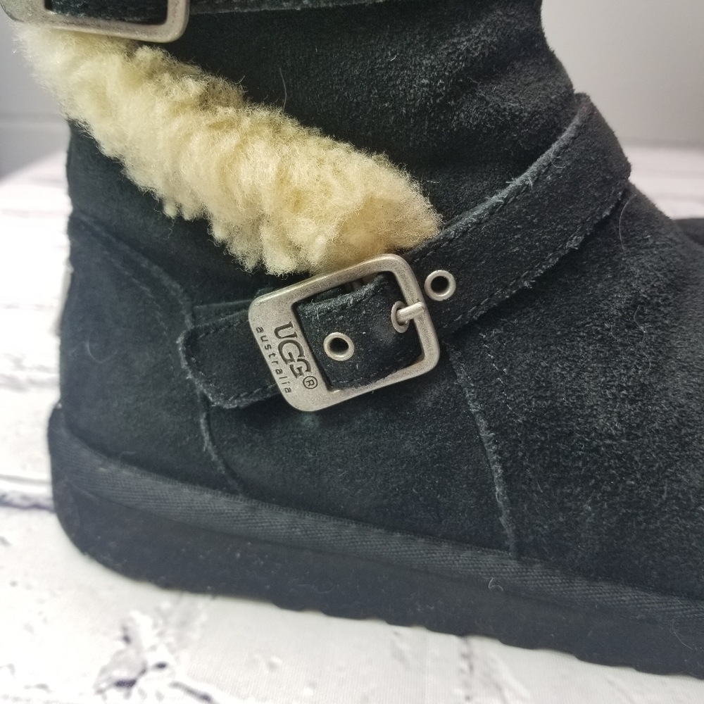 Ugg Maddi black shearling buckle boot 4 girls 6 women - Picture 6 of 15